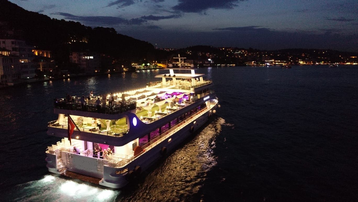 New Year’s Eve Boat Program