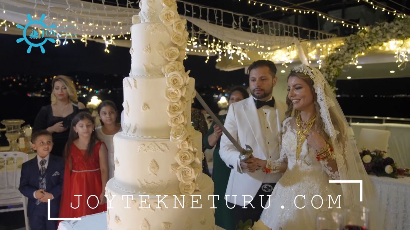 2025 Istanbul Boat Wedding