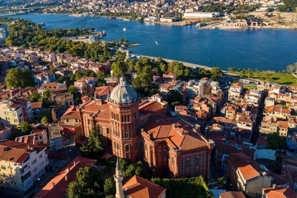 10 Historical Districts You Must Visit in Istanbul