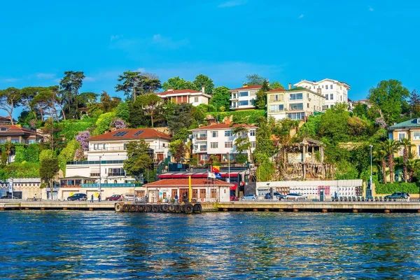 From Emirgan to Sarıyer: A Journey of Nature and History on the Bosphorus Shore